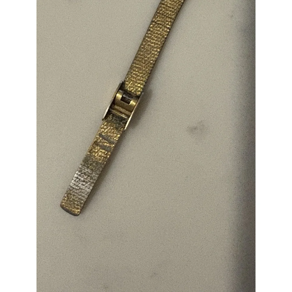 Casio Analog Quartz Women Watch Needs New Battery-‎ Untested/for Parts